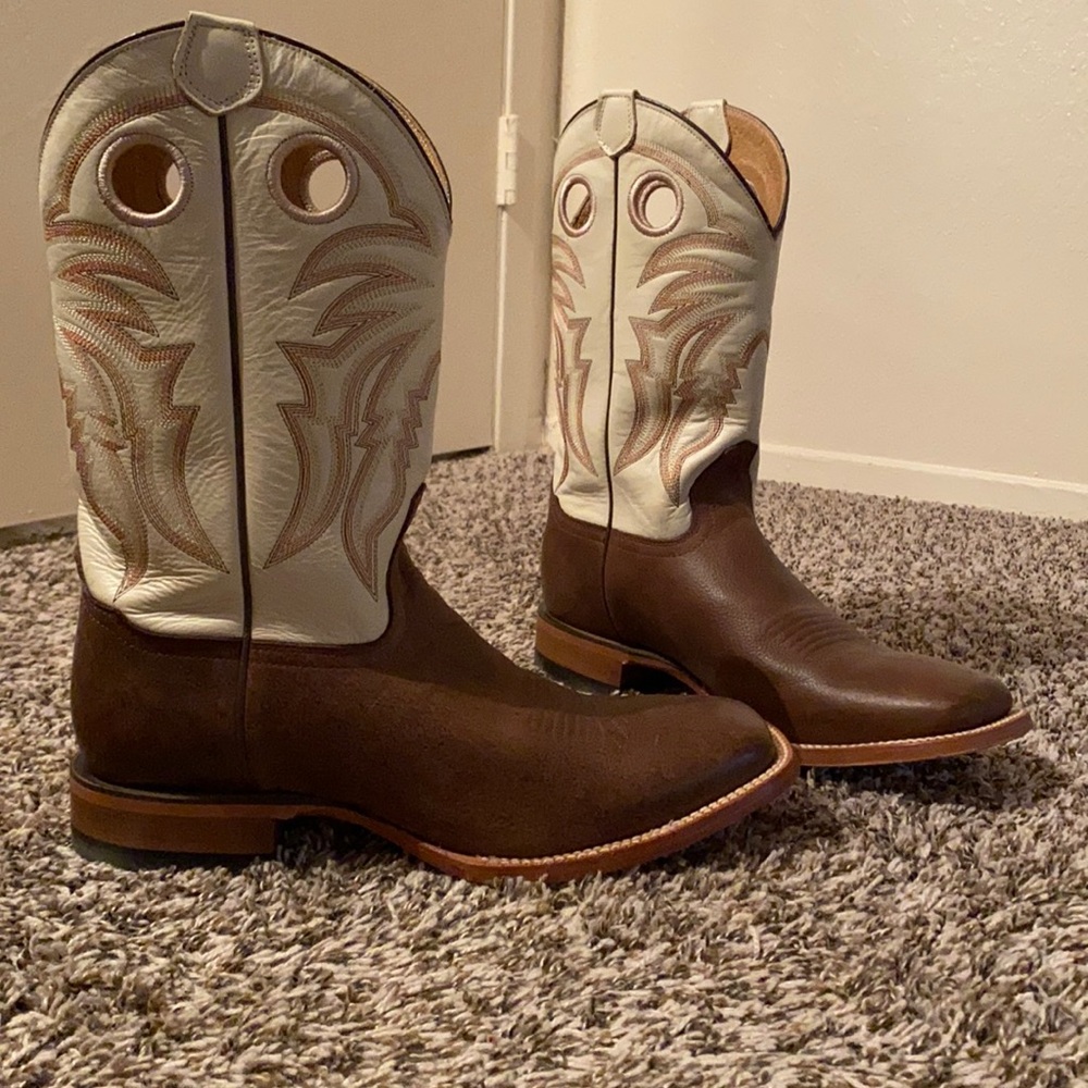 Worn once. Very nice 9.5 size Cody James bought from boot barn last year